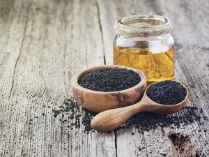 عسل الحبة السوداء (حبة البركة) وفوائده الجنسية