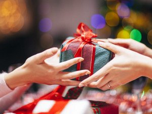 أفكار هدايا مجنونة وغير تقليدية تصلح لكل المناسبات