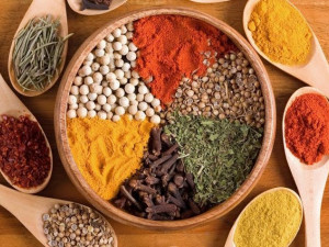 لماذا تشتهر تركيا بالبهارات؟ وما هي أفضل أنواع البهارات التركية