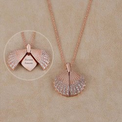 قلادة الطاووس قلادة الطاووس